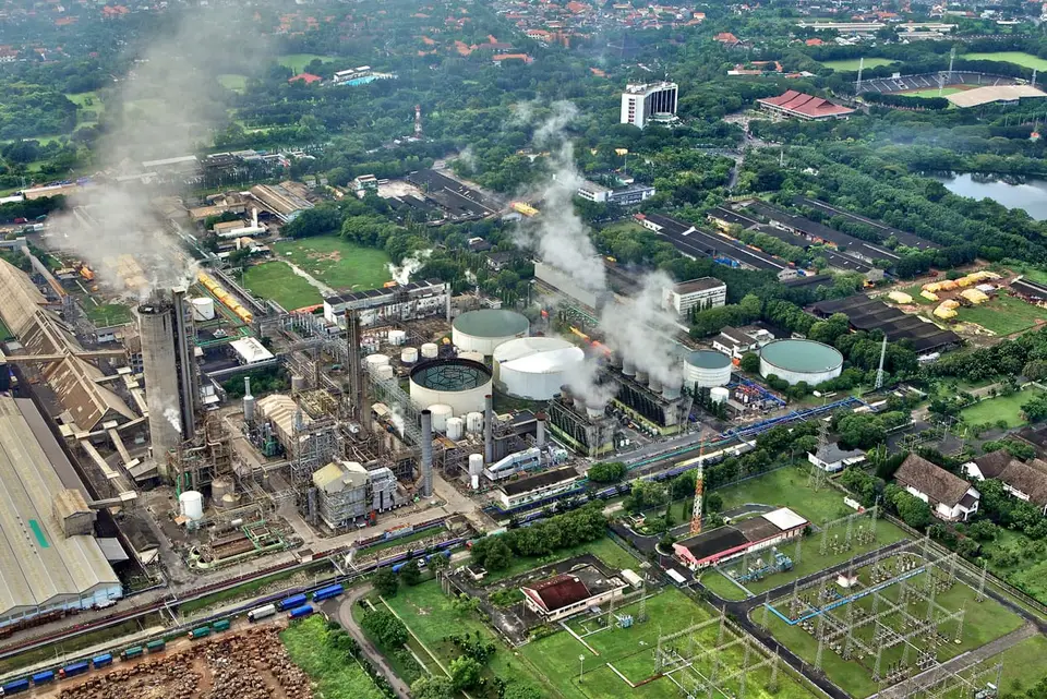 Kawasan pabrik Petrokimia Gresik dilihat dari udara